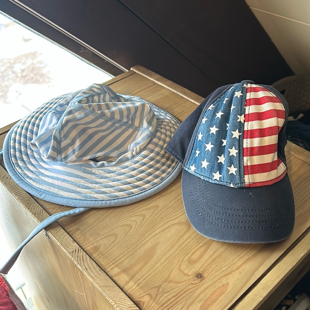 Babyboy Hanna Anderrson blue white striped sunhat and American flag baseball cap